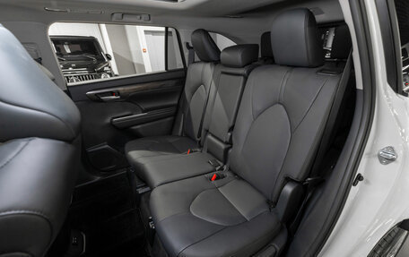 Toyota Highlander, 2025 год, 6 150 000 рублей, 12 фотография