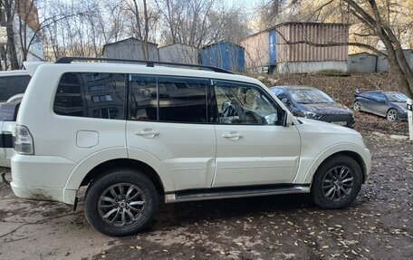 Mitsubishi Pajero IV, 2011 год, 2 050 000 рублей, 3 фотография