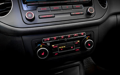 Volkswagen Golf Plus II, 2013 год, 810 000 рублей, 28 фотография