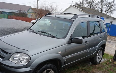 Chevrolet Niva I рестайлинг, 2011 год, 500 000 рублей, 1 фотография
