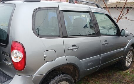 Chevrolet Niva I рестайлинг, 2011 год, 500 000 рублей, 3 фотография