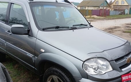 Chevrolet Niva I рестайлинг, 2011 год, 500 000 рублей, 4 фотография