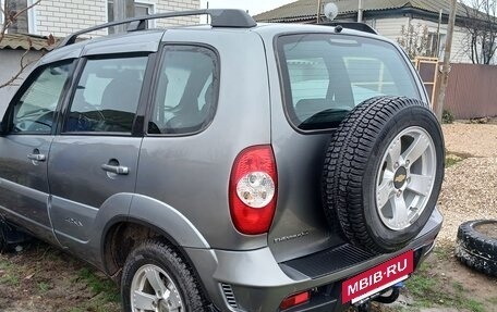 Chevrolet Niva I рестайлинг, 2011 год, 500 000 рублей, 2 фотография