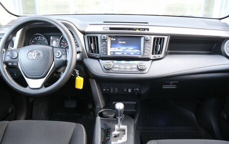 Toyota RAV4, 2017 год, 2 290 000 рублей, 15 фотография