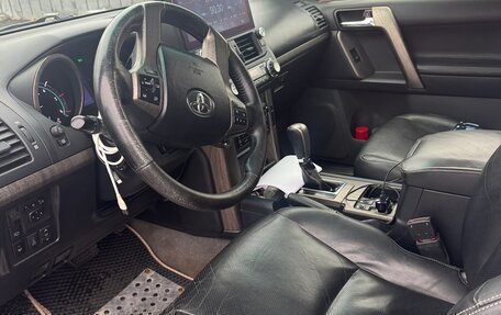 Toyota Land Cruiser Prado 150 рестайлинг 2, 2013 год, 3 600 000 рублей, 7 фотография