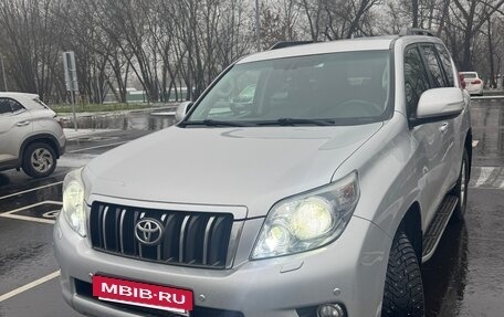 Toyota Land Cruiser Prado 150 рестайлинг 2, 2013 год, 3 600 000 рублей, 5 фотография
