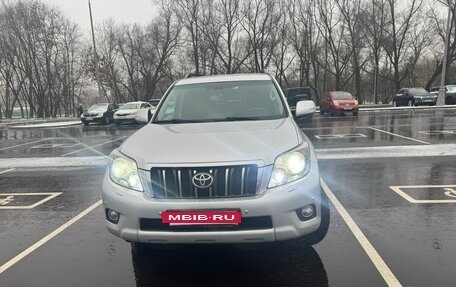 Toyota Land Cruiser Prado 150 рестайлинг 2, 2013 год, 3 600 000 рублей, 6 фотография