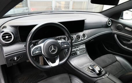 Mercedes-Benz E-Класс, 2018 год, 2 700 000 рублей, 9 фотография