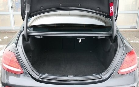 Mercedes-Benz E-Класс, 2018 год, 2 700 000 рублей, 19 фотография