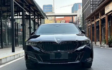 BMW 5 серия, 2025 год, 7 450 000 рублей, 2 фотография