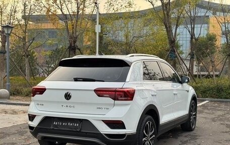 Volkswagen T-Roc I, 2022 год, 2 600 000 рублей, 7 фотография