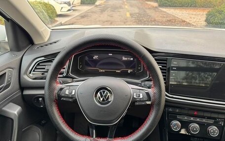 Volkswagen T-Roc I, 2022 год, 2 600 000 рублей, 15 фотография