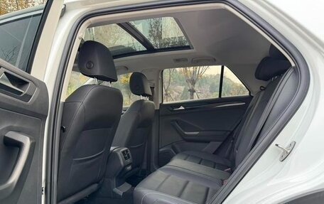 Volkswagen T-Roc I, 2022 год, 2 600 000 рублей, 20 фотография