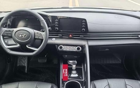 Hyundai Elantra, 2022 год, 1 500 000 рублей, 8 фотография