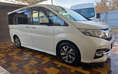 Honda Stepwgn IV, 2016 год, 1 950 000 рублей, 4 фотография