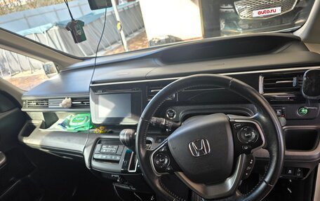 Honda Stepwgn IV, 2016 год, 1 950 000 рублей, 9 фотография