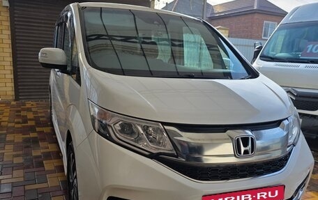 Honda Stepwgn IV, 2016 год, 1 950 000 рублей, 7 фотография