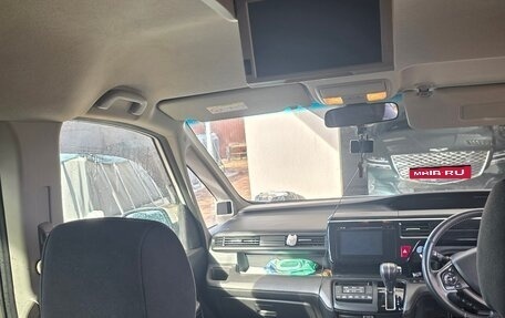 Honda Stepwgn IV, 2016 год, 1 950 000 рублей, 13 фотография