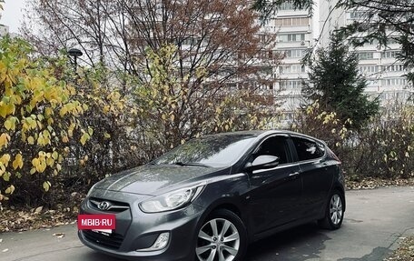 Hyundai Solaris II рестайлинг, 2011 год, 739 000 рублей, 2 фотография