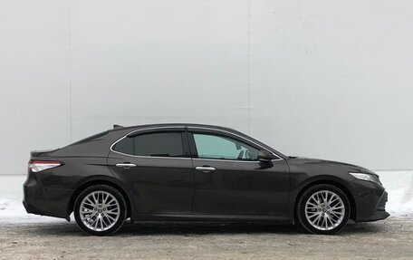 Toyota Camry, 2021 год, 3 300 000 рублей, 4 фотография