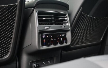 Audi RS Q8 I, 2025 год, 17 700 076 рублей, 24 фотография