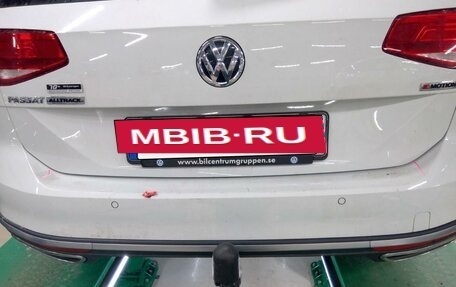 Volkswagen Passat B8 рестайлинг, 2018 год, 2 650 000 рублей, 13 фотография