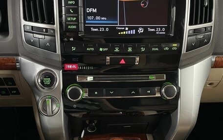 Toyota Land Cruiser 200, 2012 год, 3 100 000 рублей, 10 фотография