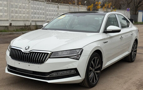 Skoda Superb III рестайлинг, 2025 год, 2 450 000 рублей, 1 фотография