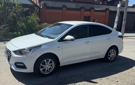 Hyundai Solaris II рестайлинг, 2017 год, 965 000 рублей, 2 фотография