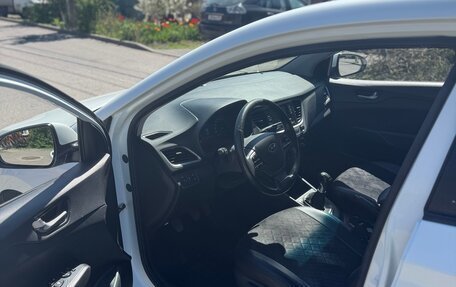 Hyundai Solaris II рестайлинг, 2017 год, 965 000 рублей, 6 фотография