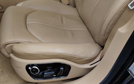 Audi A8, 2011 год, 1 800 000 рублей, 15 фотография