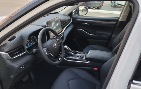 Toyota Highlander, 2025 год, 6 150 000 рублей, 12 фотография