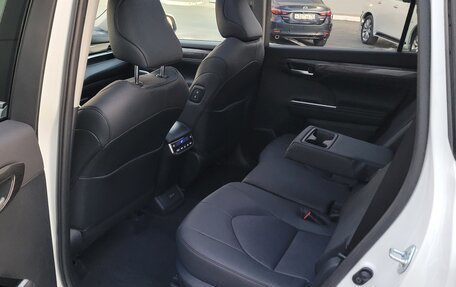 Toyota Highlander, 2025 год, 6 150 000 рублей, 20 фотография