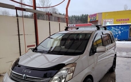 Toyota ISis I, 2005 год, 900 000 рублей, 2 фотография