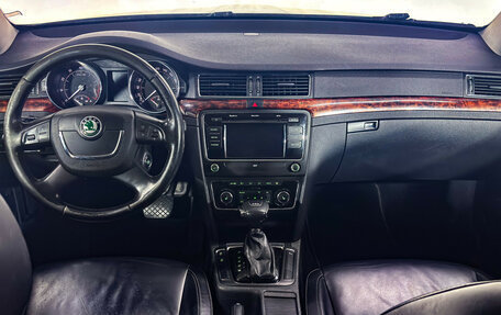 Skoda Superb III рестайлинг, 2011 год, 899 000 рублей, 17 фотография