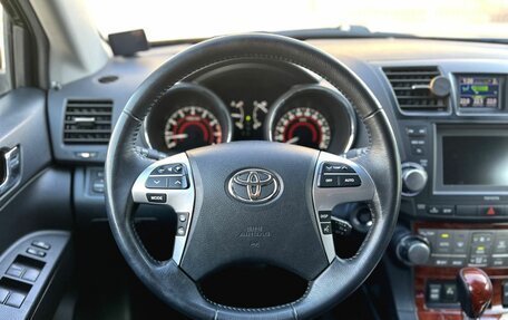 Toyota Highlander III, 2011 год, 2 110 000 рублей, 17 фотография