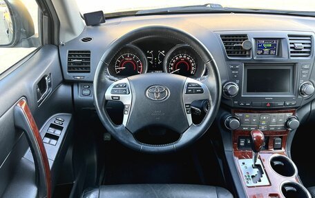 Toyota Highlander III, 2011 год, 2 110 000 рублей, 16 фотография
