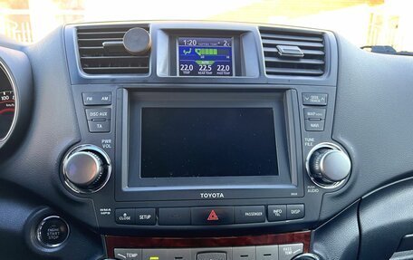 Toyota Highlander III, 2011 год, 2 110 000 рублей, 24 фотография