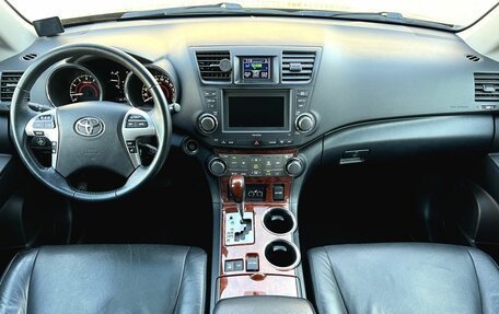 Toyota Highlander III, 2011 год, 2 110 000 рублей, 33 фотография