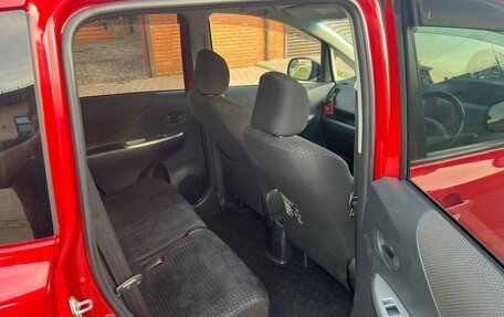 Toyota Ractis II, 2010 год, 888 000 рублей, 10 фотография