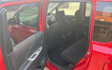 Toyota Ractis II, 2010 год, 888 000 рублей, 11 фотография