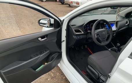 Hyundai Solaris II рестайлинг, 2020 год, 1 300 000 рублей, 7 фотография