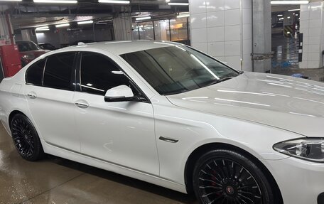 BMW 5 серия, 2016 год, 2 900 000 рублей, 11 фотография