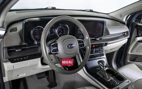 KIA Carnival, 2020 год, 2 895 000 рублей, 20 фотография