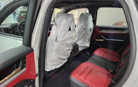 Porsche Cayenne III, 2024 год, 19 490 000 рублей, 13 фотография