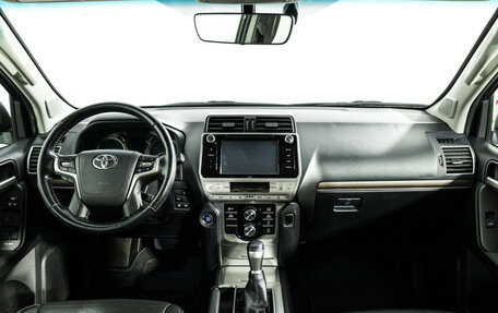 Toyota Land Cruiser Prado 150 рестайлинг 2, 2019 год, 4 899 700 рублей, 13 фотография