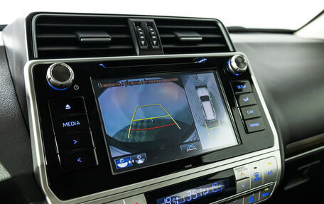 Toyota Land Cruiser Prado 150 рестайлинг 2, 2019 год, 4 899 700 рублей, 16 фотография