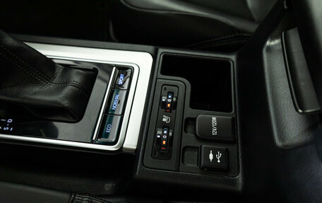 Toyota Land Cruiser Prado 150 рестайлинг 2, 2019 год, 4 899 700 рублей, 18 фотография