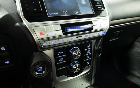 Toyota Land Cruiser Prado 150 рестайлинг 2, 2019 год, 4 899 700 рублей, 17 фотография