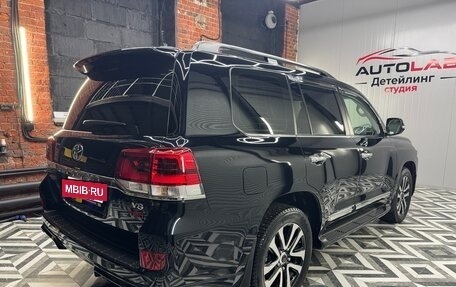 Toyota Land Cruiser 200, 2019 год, 10 800 000 рублей, 4 фотография